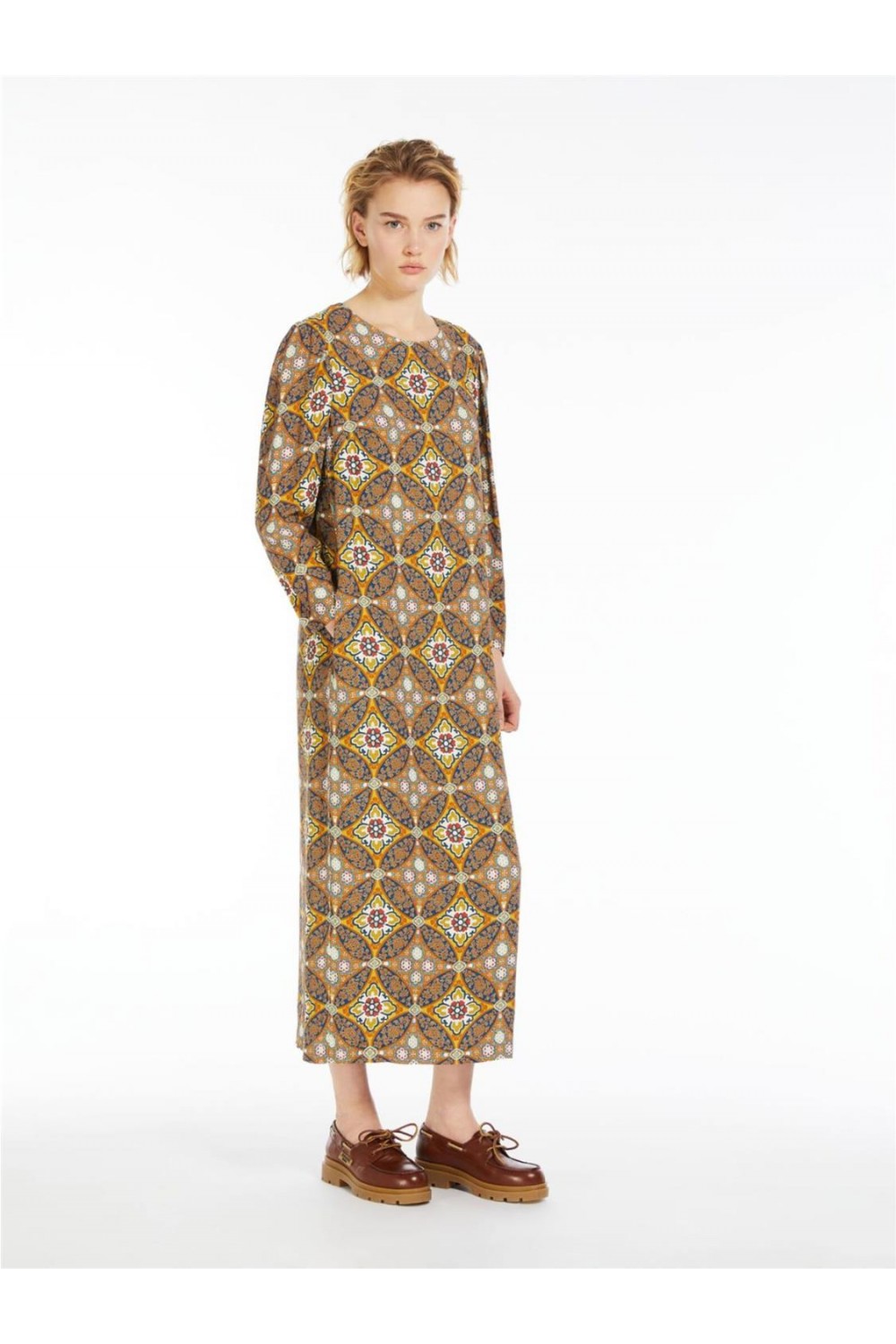 Vestido largo de mujer...