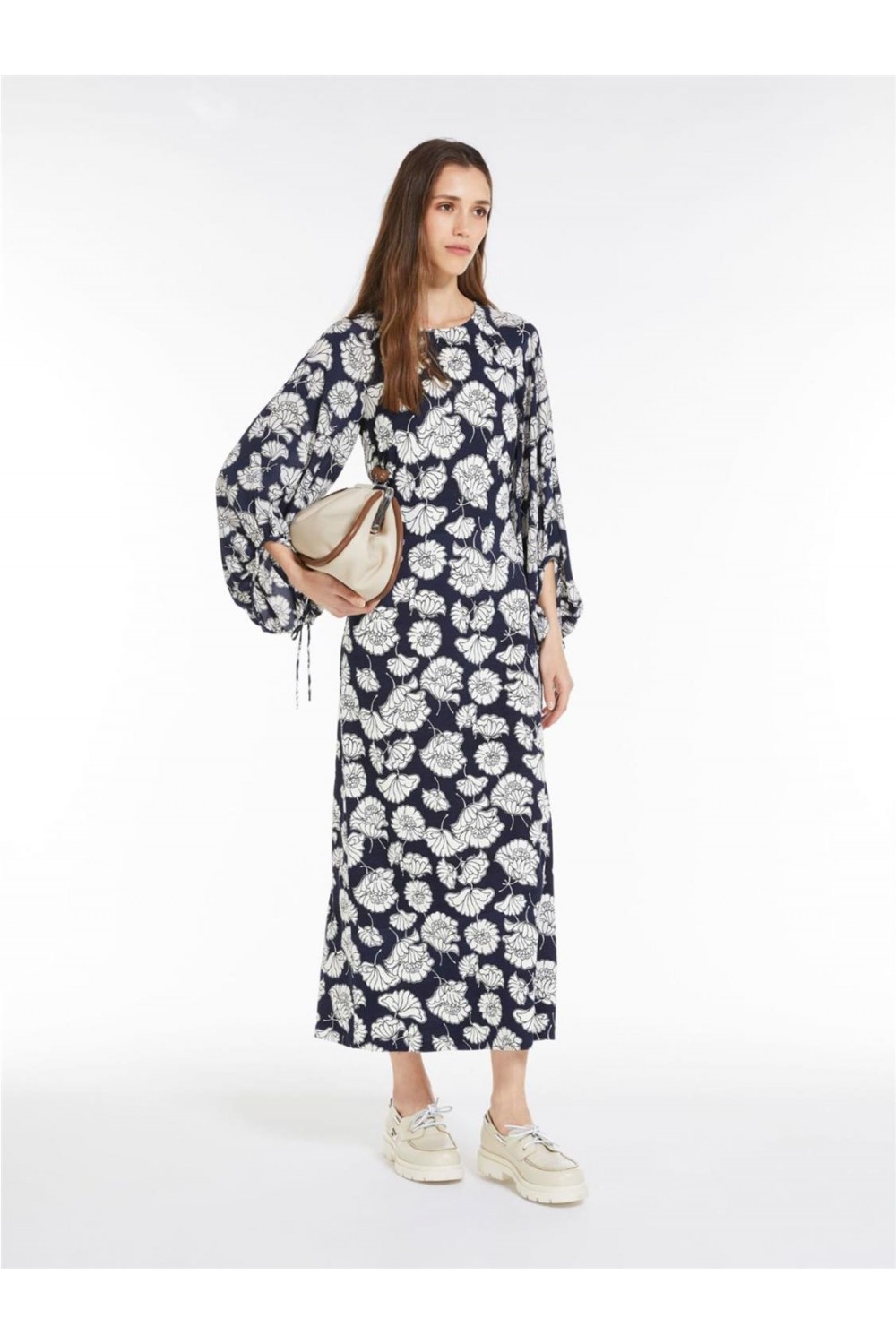 Vestido largo de mujer...