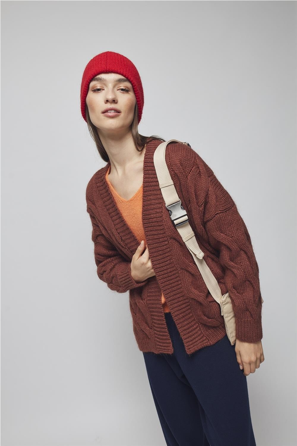 Gorro en punto de mujer...