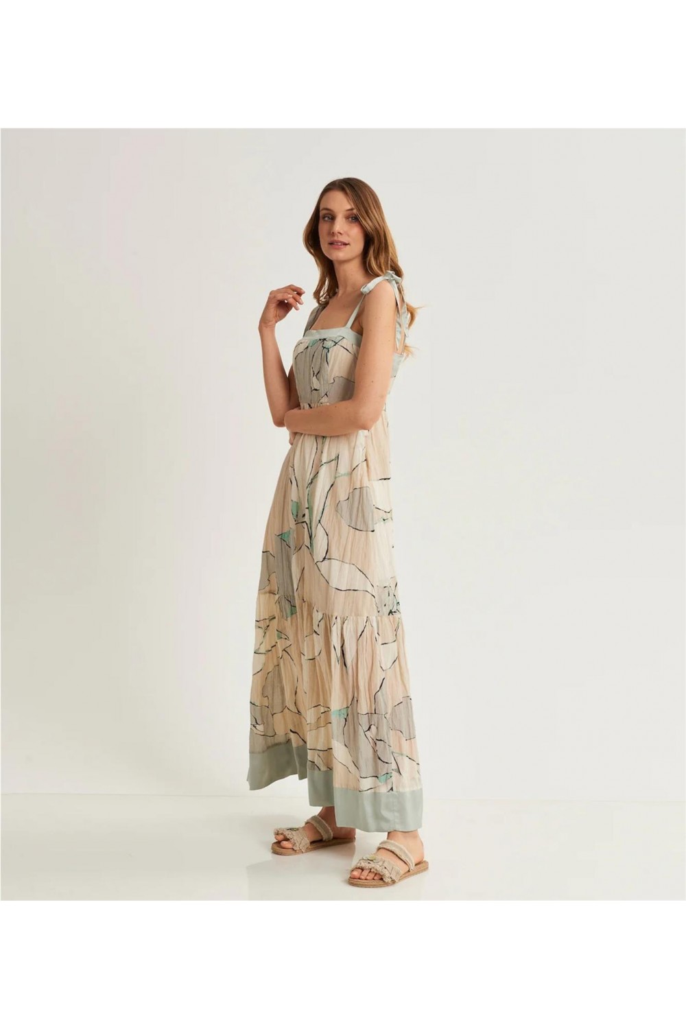Vestido largo de mujer... 2