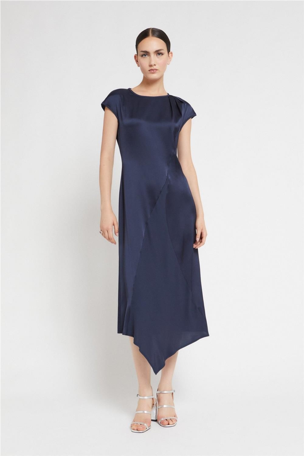 Vestido midi de mujer...