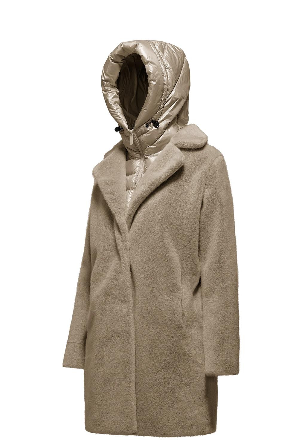 Abrigo largo de mujer...