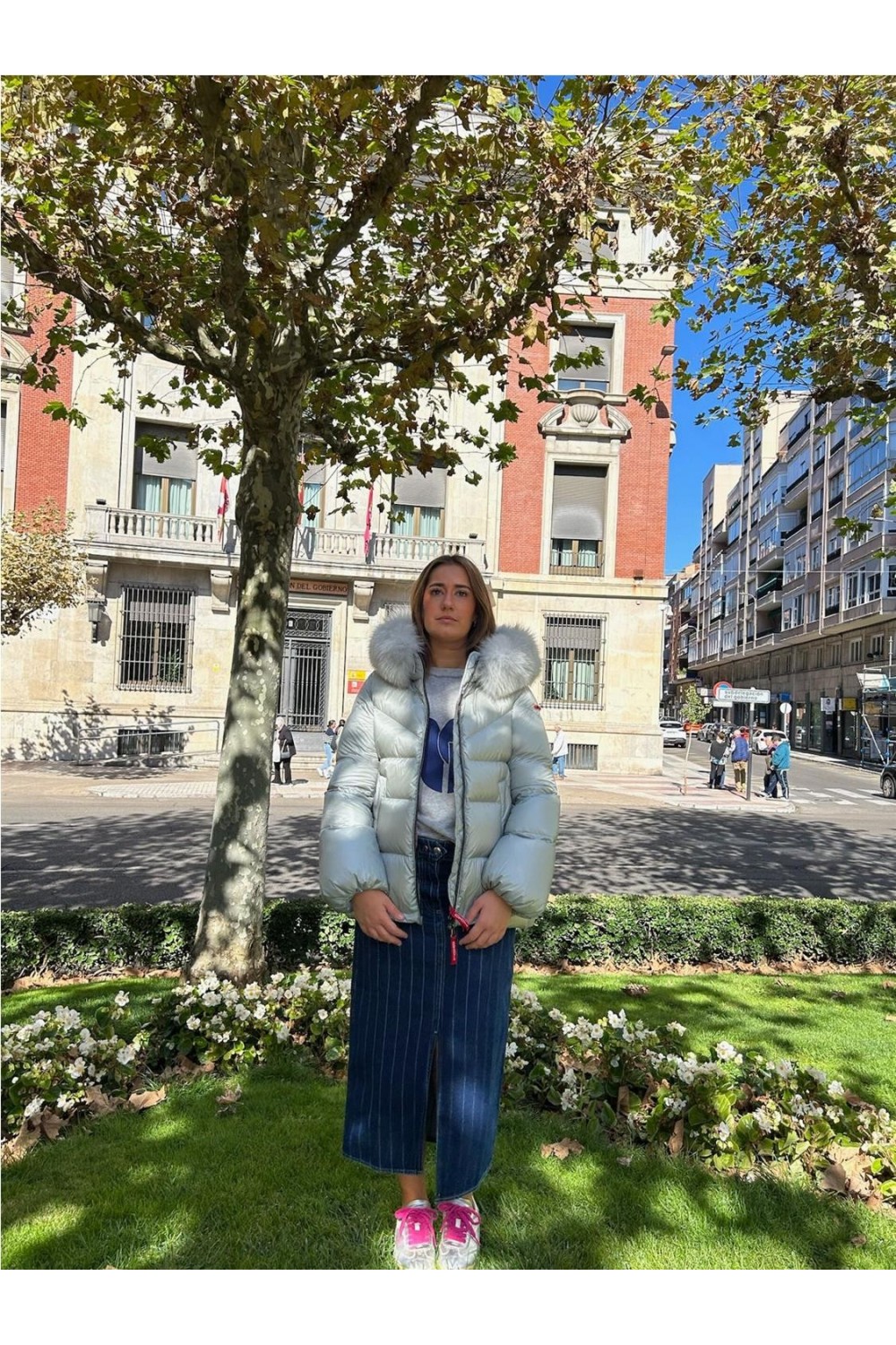 Plumas corto de mujer RANDY Dichi... Plumas corto de mujer RANDY Dichi...