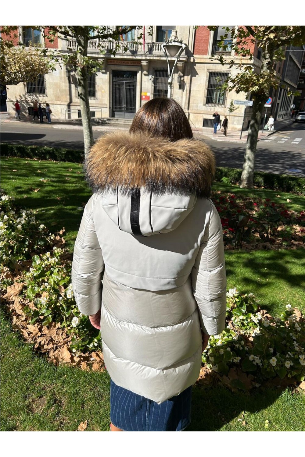 Plumas largo tres cuartos de mujer... Plumas largo tres cuartos de mujer...