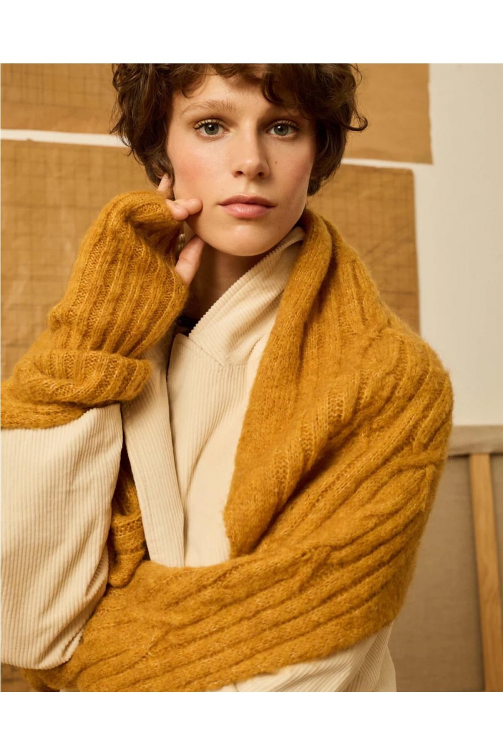 Bufanda de mujer de punto Is Coming... Bufanda de mujer de punto Is Coming...