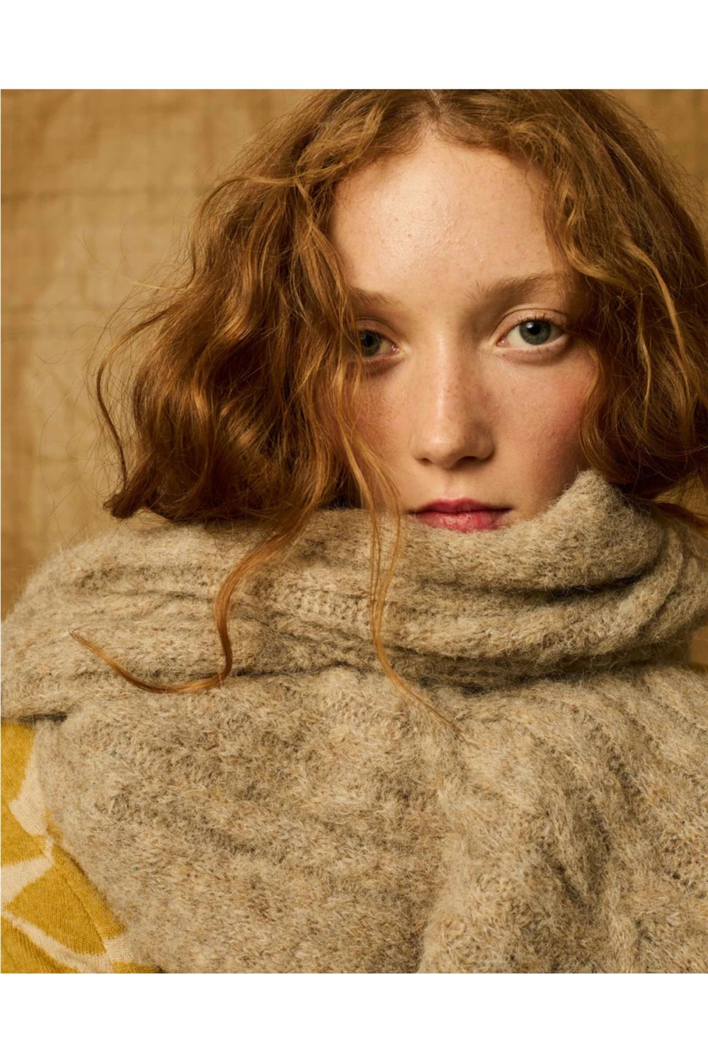 Bufanda de mujer de punto Is Coming... Bufanda de mujer de punto Is Coming...