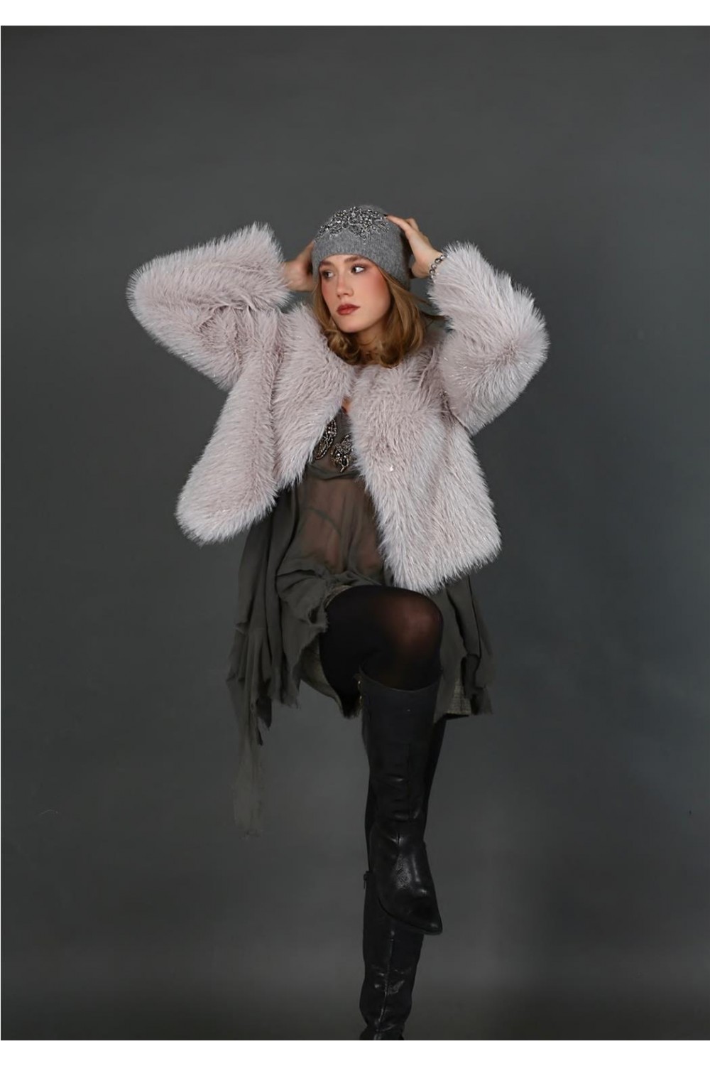 Abrigo corto de mujer...