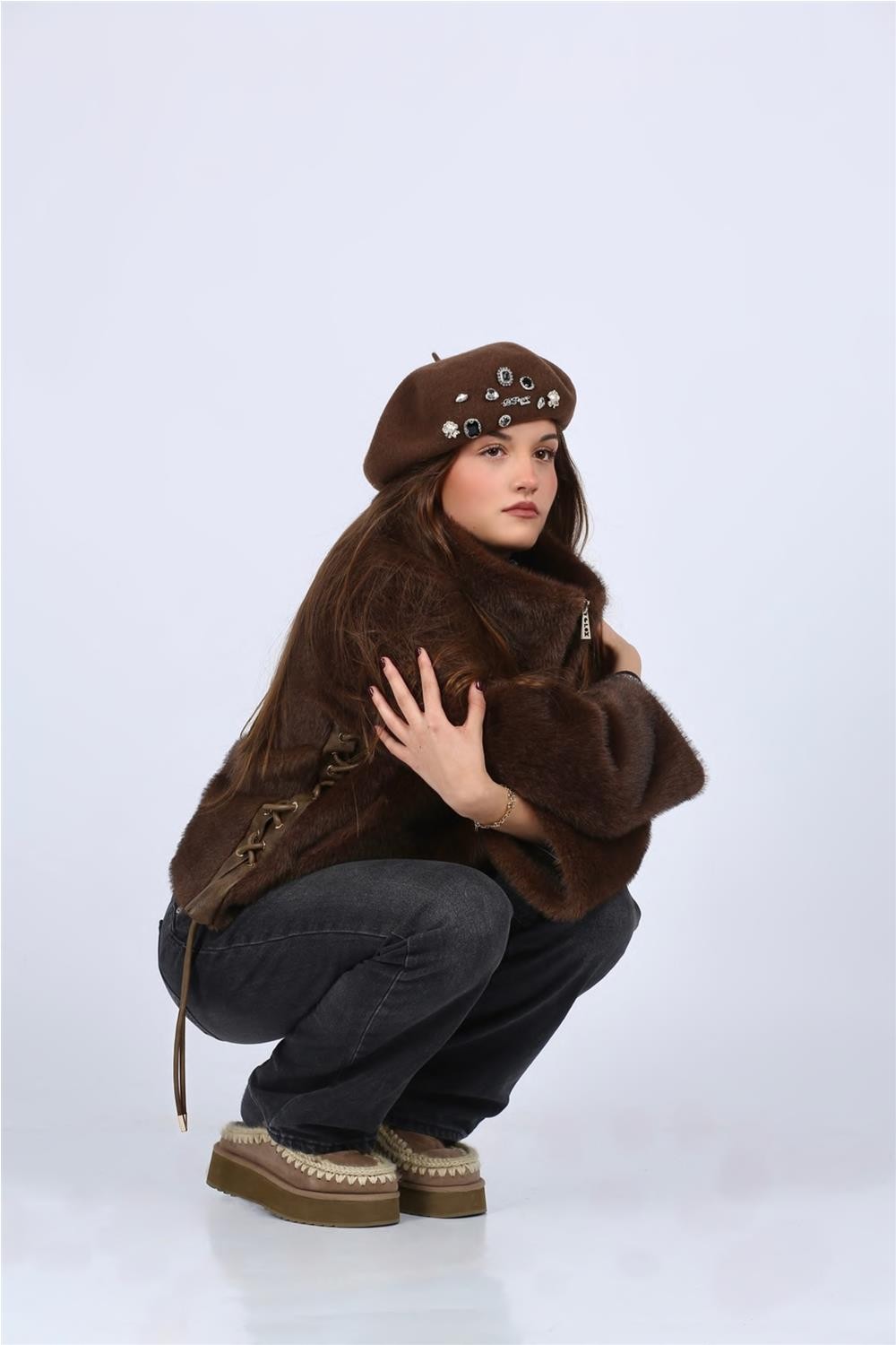 Abrigo corto de mujer...