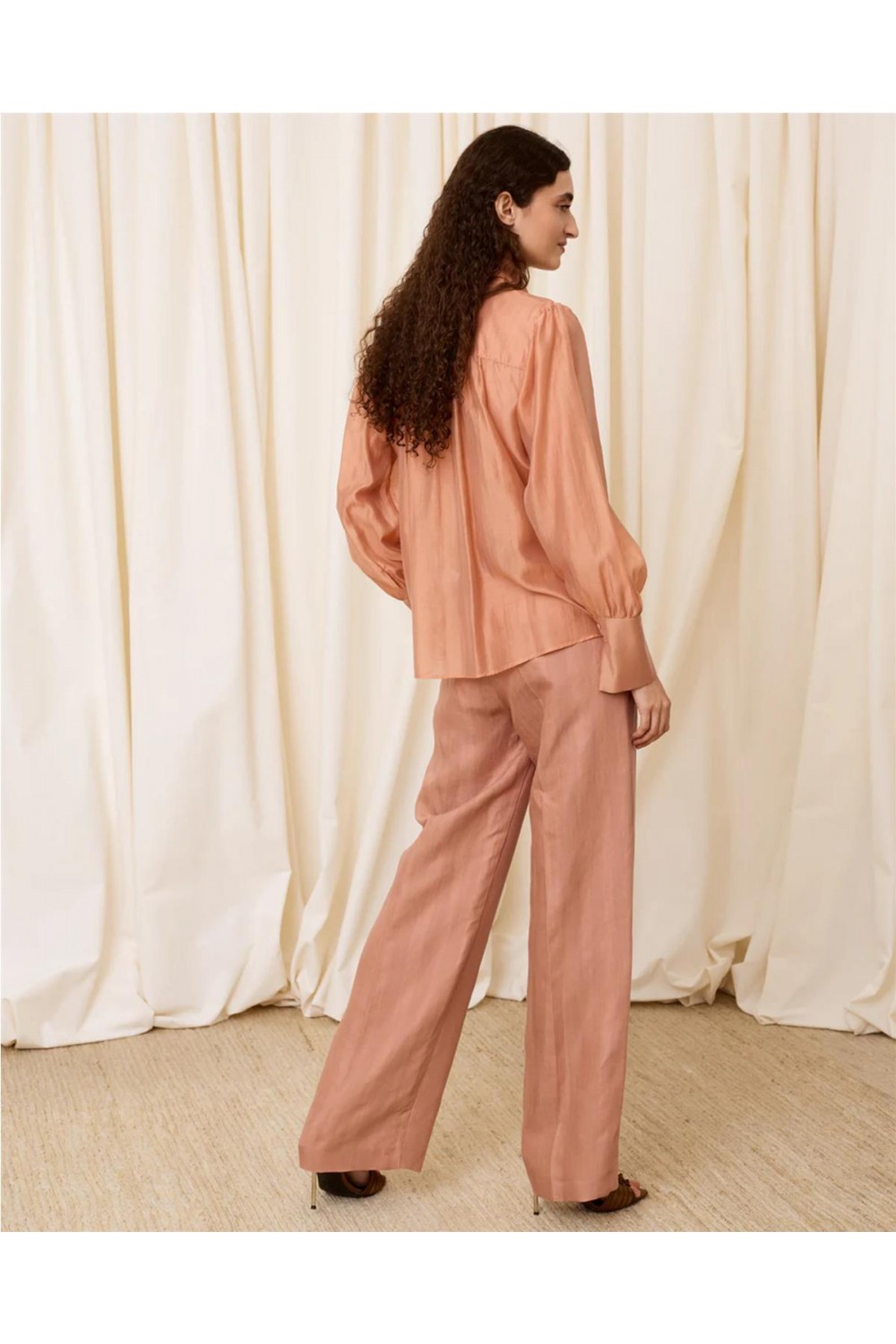 Blusa de mujer escote pico... 2