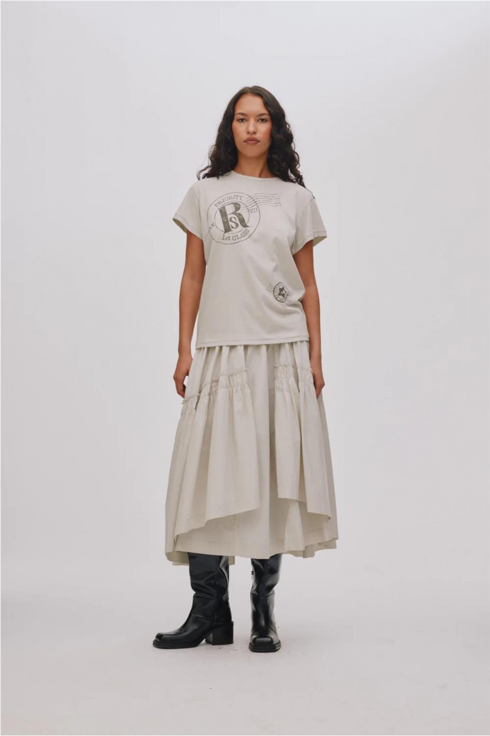 Falda larga de mujer... 2