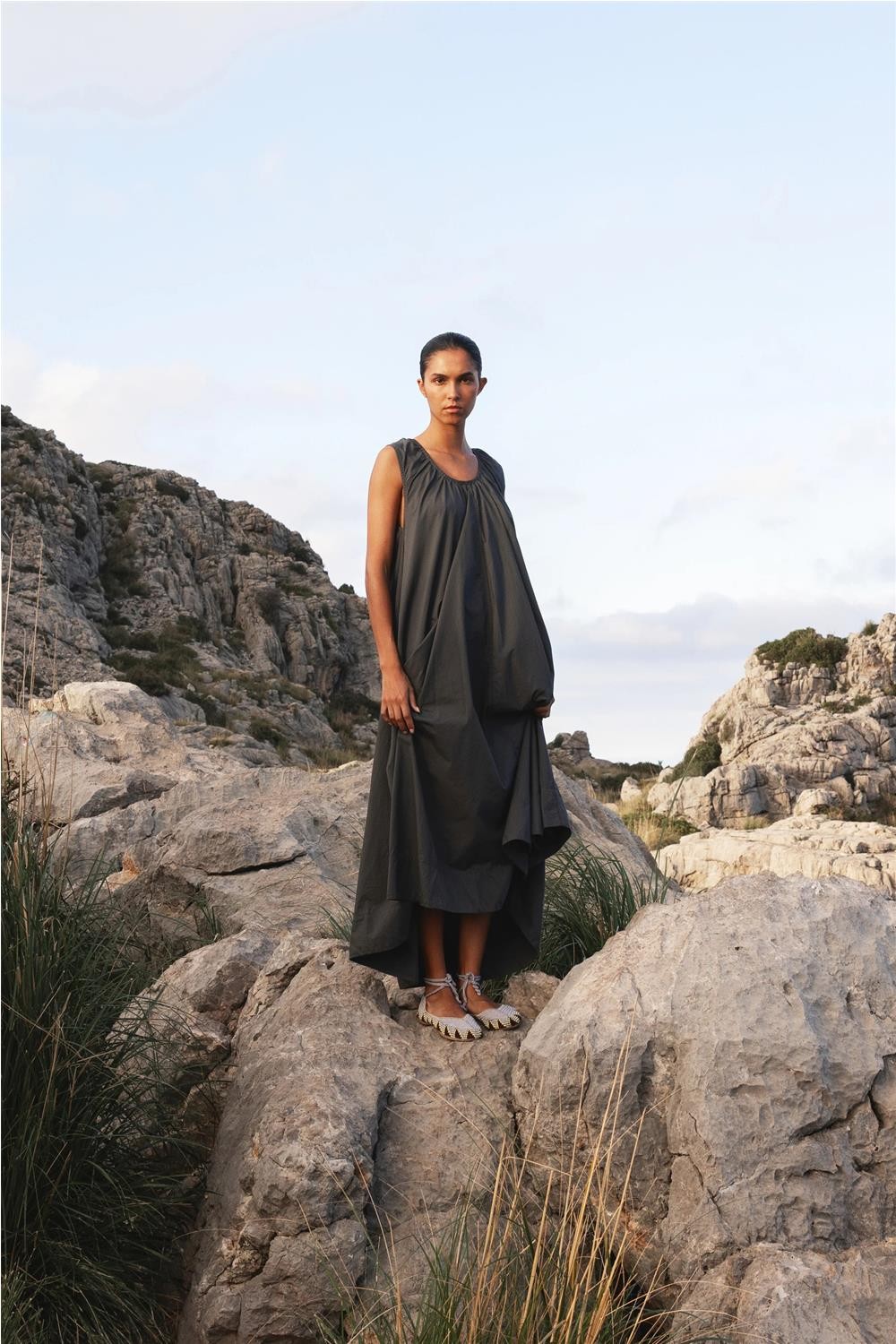 Vestido largo de mujer... 2