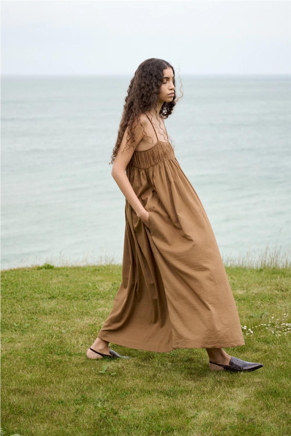 Vestido largo de mujer...