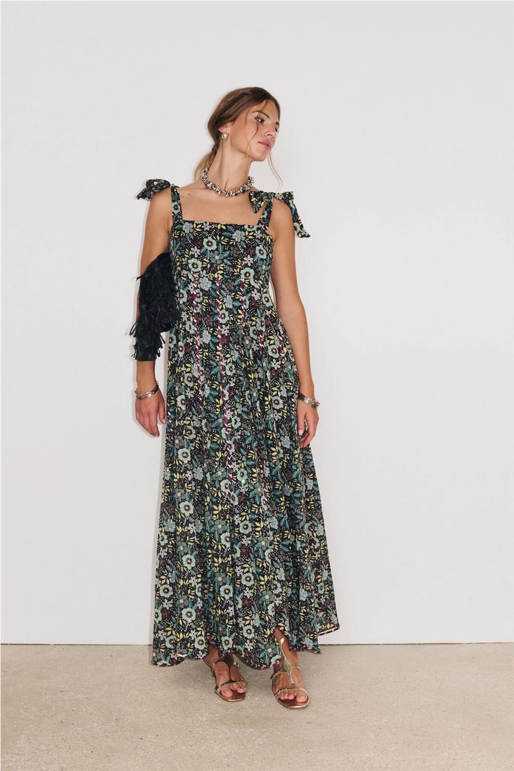 Vestido largo de mujer...