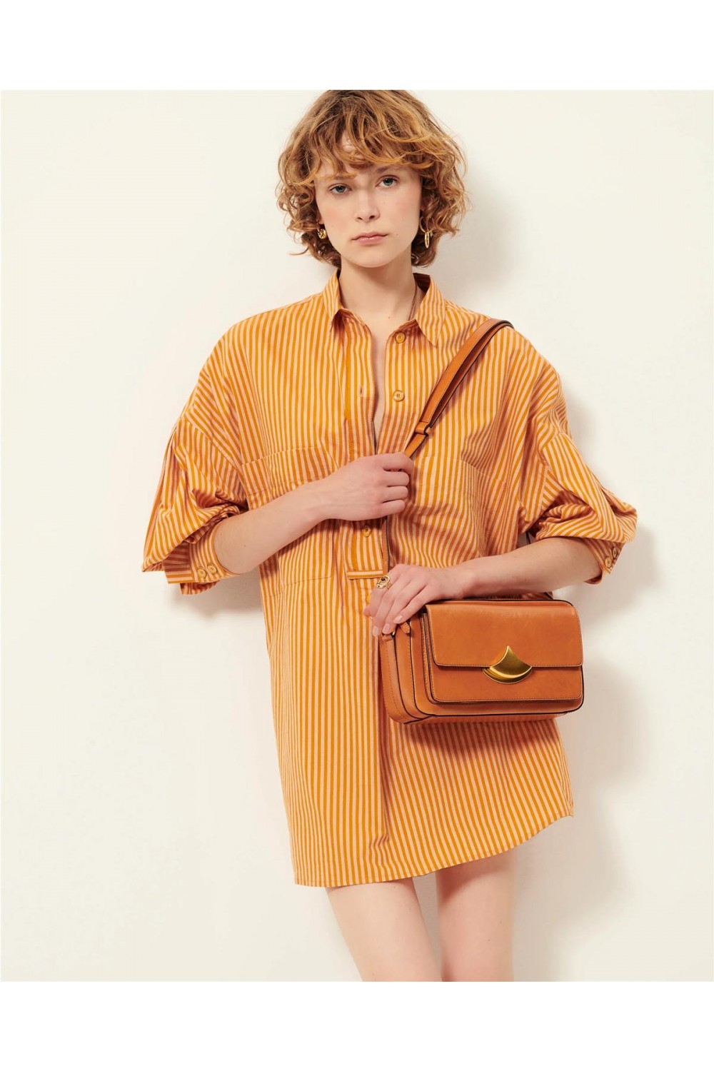 Vestido corto de mujer... 2