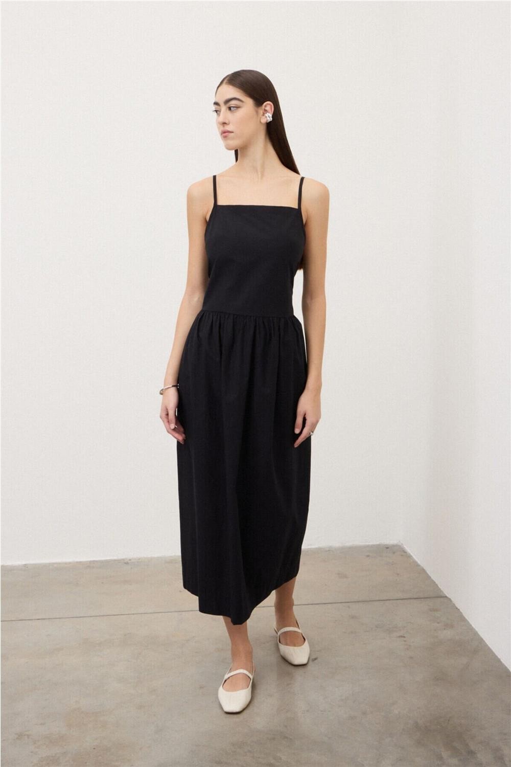 Vestido largo de mujer...