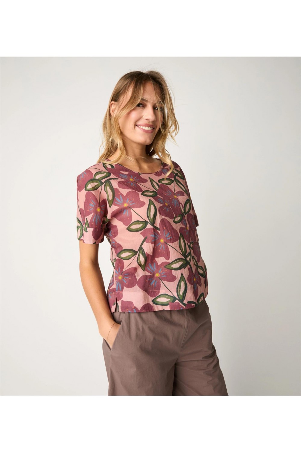 Camiseta de mujer flores...