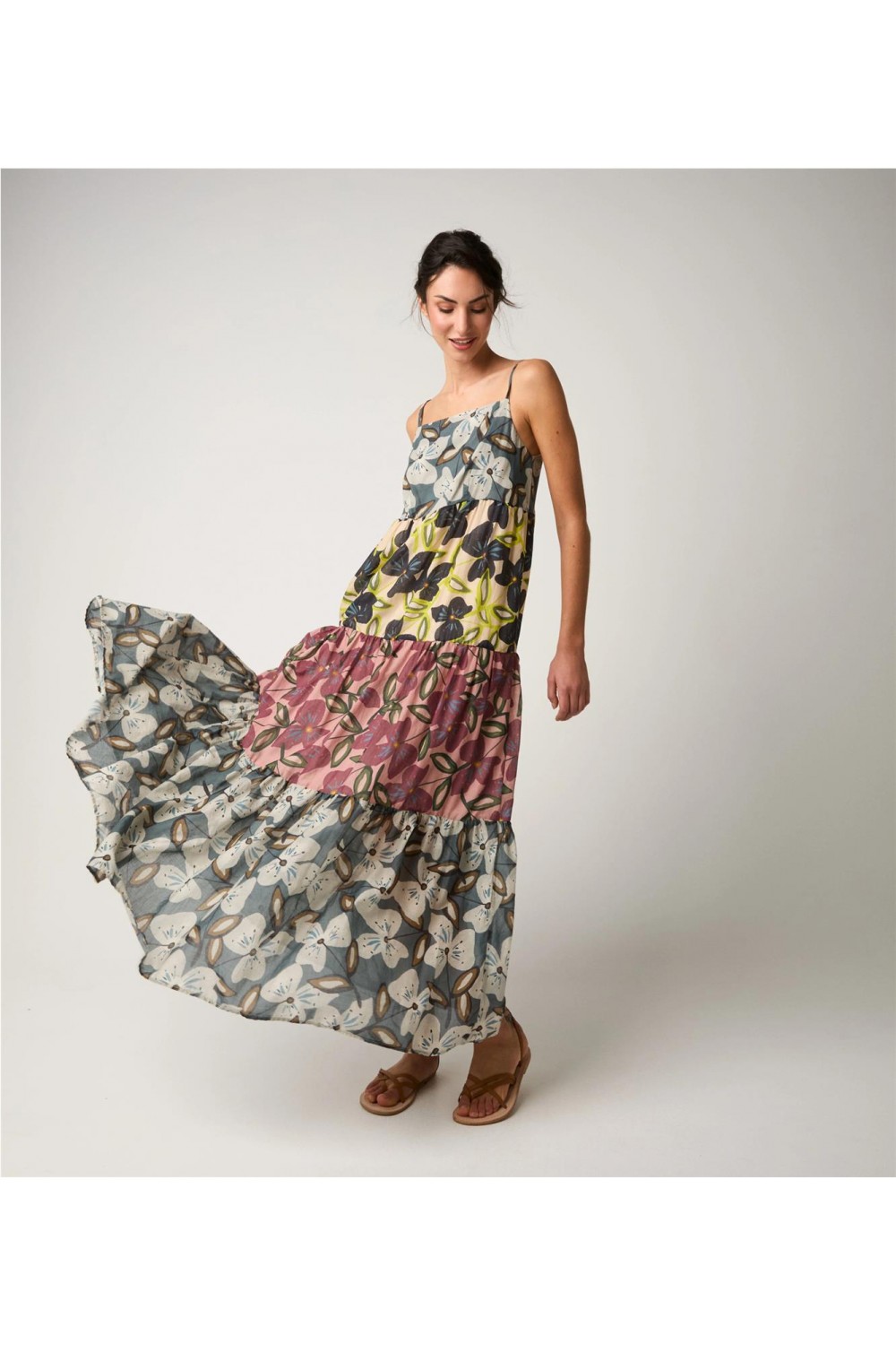 Vestido largo de mujer...