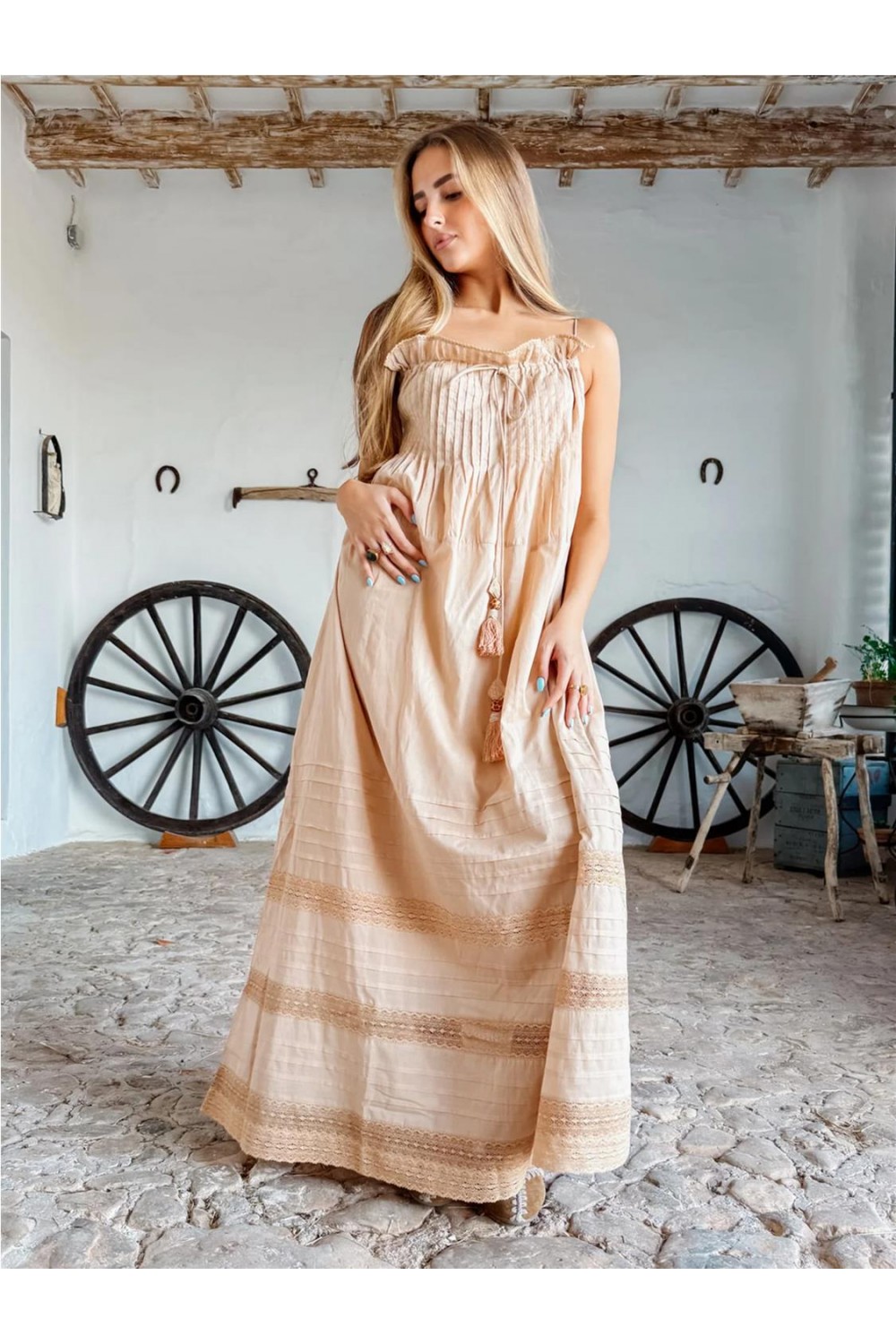 Vestido largo de mujer...