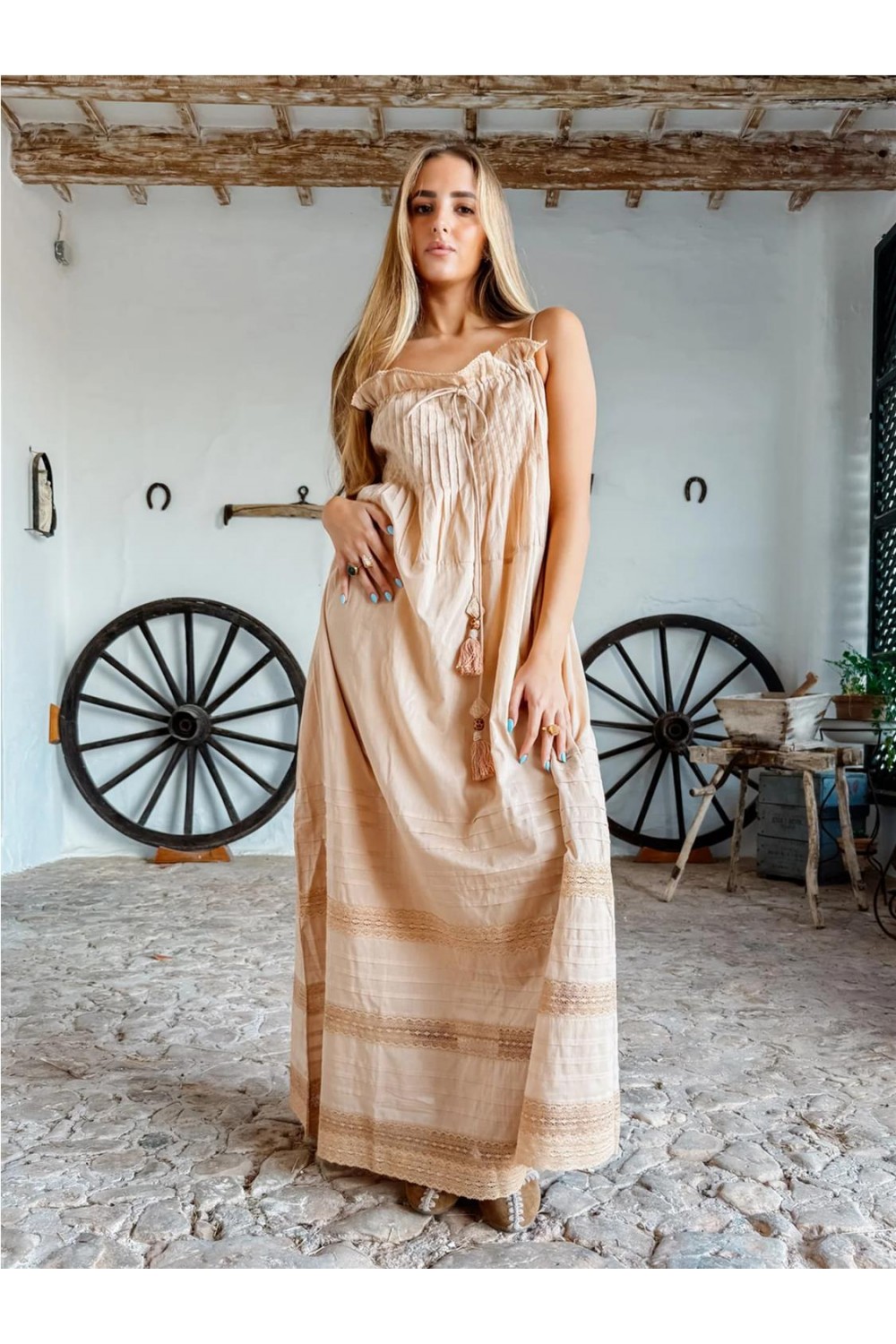 Vestido largo de mujer... 2