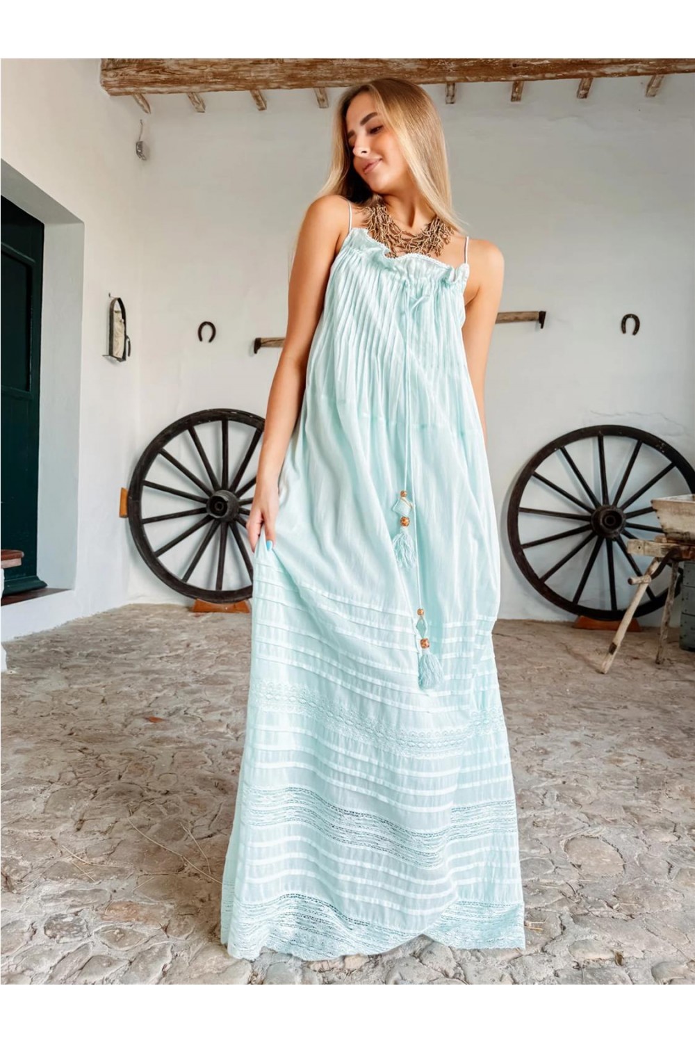 Vestido largo de mujer... 2