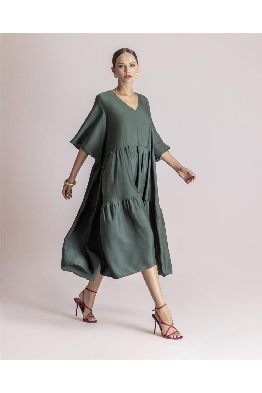 Vestido midi de mujer...