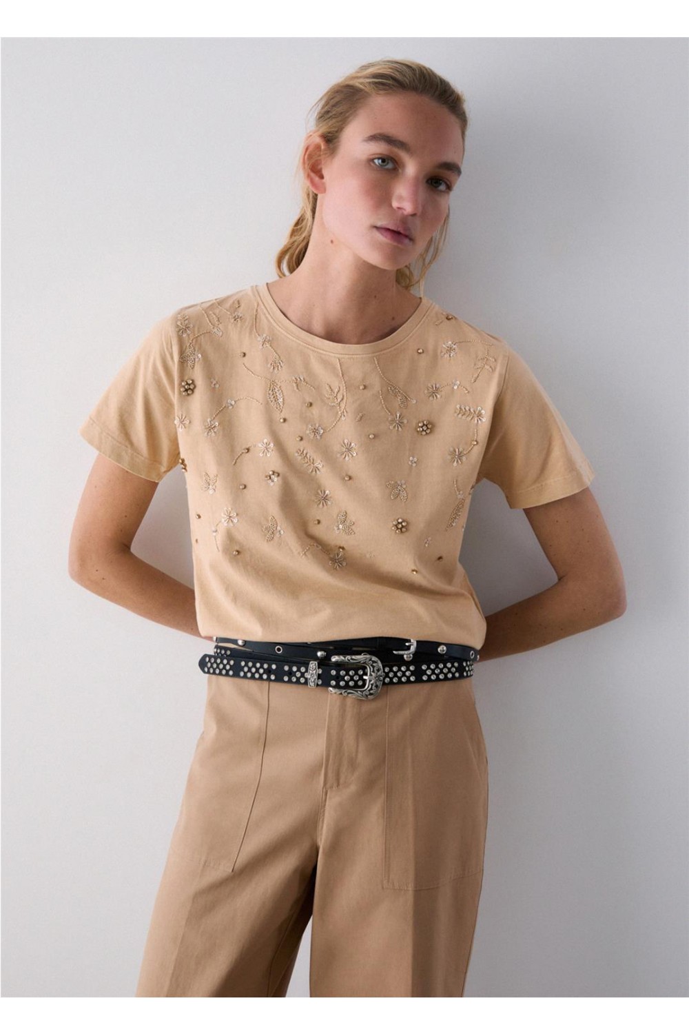 Camiseta de mujer pedrería...